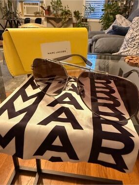 Marc Jacobs Brown Gradient Aviator Sunglasses with Yellow Case